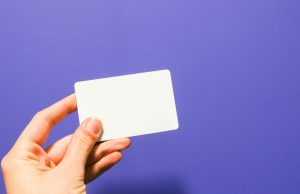 Comment Demander La Carte Mastercard World Elite De Services Financiers Le Choix Du President Unsplash Scaled